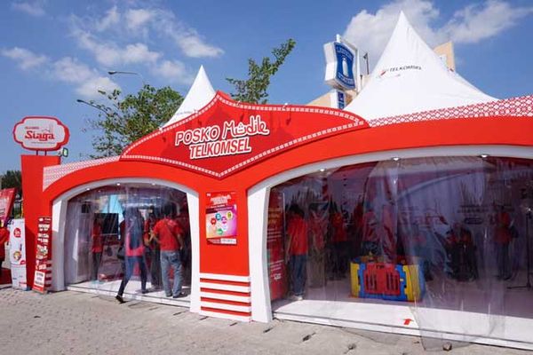 Karaoke & Pijat Gratis di Posko Mudik Telkomsel