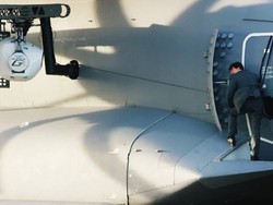 Ini Bukti Tom Cruise Lakukan Sendiri Adegan Gelantungan di Pesawat yang Lepas Landas