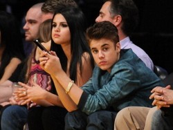 Jelena Alert! Justin Bieber dan Selena Gomez Jalan Bareng Lagi