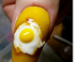Sushi, Es Krim dan Burger Tampil Sebagai Nail Art yang Menggiurkan (2)