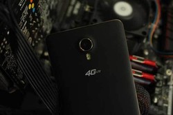 Andromax R: Jagoan 4G dari Smartfren