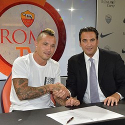 Nainggolan Teken Kontrak Baru dengan Roma