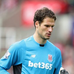 Begovic Siap Perjuangkan Tempatnya di Chelsea