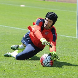 Cech Diyakini Akan Buat Lini Belakang Arsenal Stabil