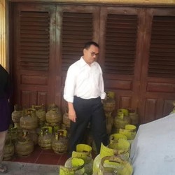 Menteri ESDM Blusukan di Jakarta Timur, Cek Stok Elpiji Jelang Lebaran