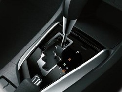 Mudik Enaknya Pakai Mobil Matik Apa Manual?