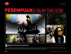 Perempuan di Dalam Tong Setan