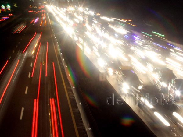 Tol Jakarta-Cikampek Dipadati Pemudik