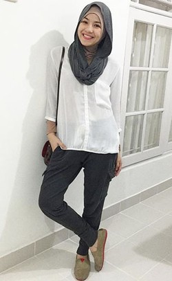 Foto: Gaya Busana Natasha Rizki Pasca Berhijab