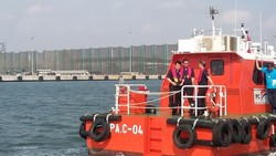 Setya Novanto dan Fadli Zon Keliling Pelabuhan Priok Pakai Perahu