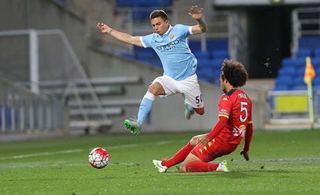 City Kalahkan Adelaide United 2-0