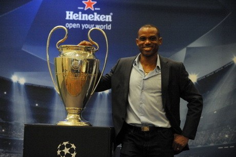 Sunday Oliseh Jadi Pelatih Nigeria