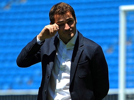 Casillas Dipaksa Tinggalkan Madrid