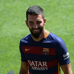 Turan dan Vidal Juga Tak Bisa Main di Laga Pramusim Barcelona