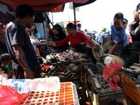 H-1 Lebaran, Pasar Tradisional Diserbu Warga