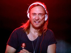 Naik Kuda ke Atas Panggung, David Guetta Dikritik