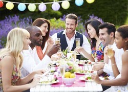 Selain Lebih Menyenangkan, Pesta di Rumah Lebih Santai dan Hemat (1)