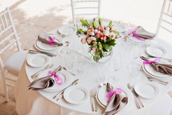 Percantik Meja Jamuan Lebaran dengan Kreasi Centerpiece Buah dan Lolipop Ini