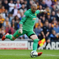 MU Akan Jual Valdes