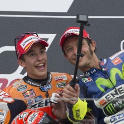 Cerita Marquez Diam-Diam Numpang Beriklan pada Rossi