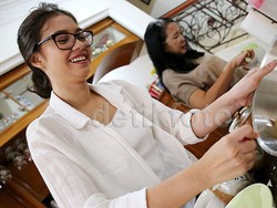 Libur Syuting, Yuki Kato Sempatkan Masak di Rumah