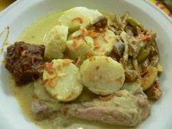 Opor Ayam 500 Kalori dan Rendang 850 Kalori, Cermati Kalori Makanan Ini Sebelum Melahapnya!