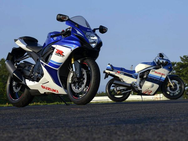 Suzuki GSX-R1000 Edisi Ulang Tahun Ke-30