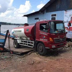 Jalan Terputus, Begini Susahnya Kirim BBM ke Tenggarong