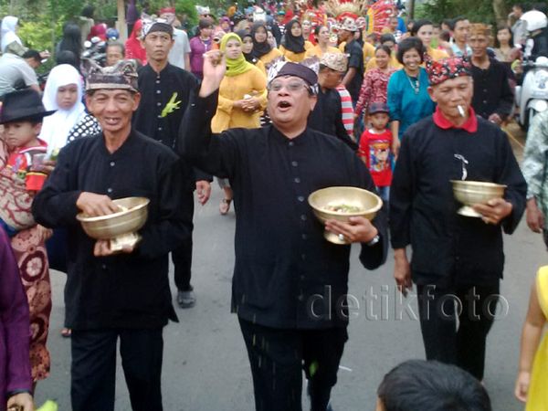 Serunya Ikut Arak-arakan Barong Ider Bumi