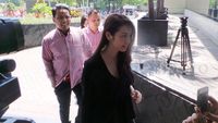 Velove Vexia Belum Bisa Bertemu OC Kaligis