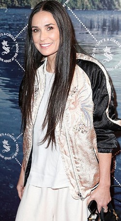 Seorang Pria Ditemukan Tewas di Kolam Renang Demi Moore