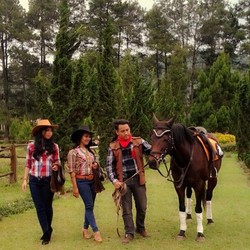Libur Lebaran Jadi Koboi di De Ranch, Bandung