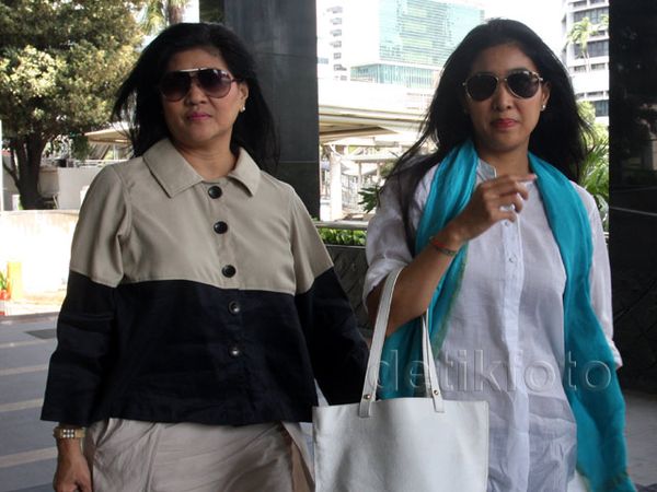 KPK Libur, Olivia Zalianty Gagal Temui OC Kaligis