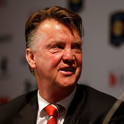 Van Gaal Rahasiakan Striker Buruan MU