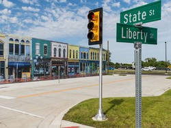 Mengintip Kota Hantu Tempat Pengetesan Mobil Tanpa Sopir