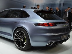 Konsep Porsche Pajun Debut September?