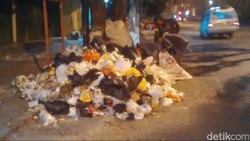 Duh! Wisatawan Sumbang Banyak Sampah di Bandung