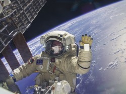 Mau Wisata ke Luar Angkasa? Siapkan Uang Rp 496 M