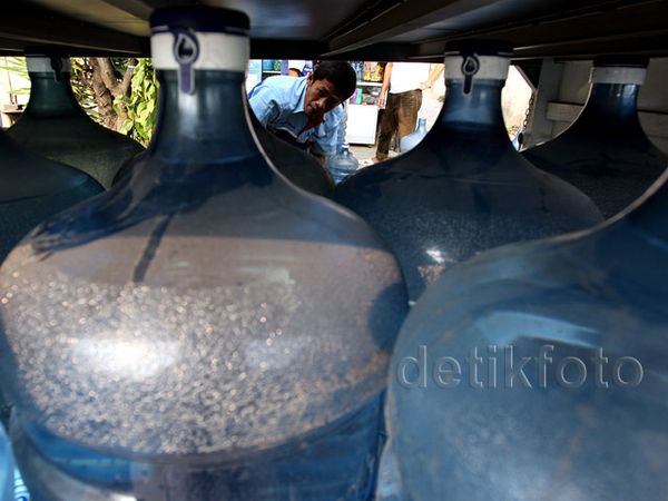 Permintaan Air Mineral Melonjak