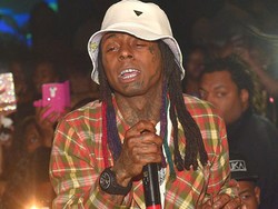 Gara-gara Merokok, Lil Wayne Diturunkan dari Jet Pribadi