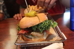 Ini 10 Burger Enak dari Berbagai Negara Bagian Amerika yang Wajib Dicicipi (1)