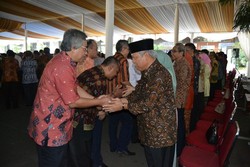 Gelar Halal bi Halal, Menteri Basuki Ajak Pegawai Nyanyi Lagu Bento