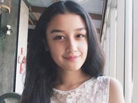 Adik Kimberly Ryder Ini Tak Kalah Cantik dari Sang Kakak