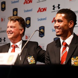 Kala Mike Smalling Jadi Kapten Ketiga MU