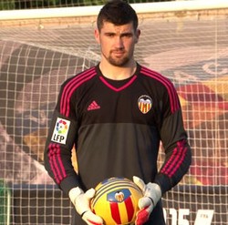Cemerlang di Liga Belgia dan Piala Asia, Kiper Australia Ini Gabung Valencia