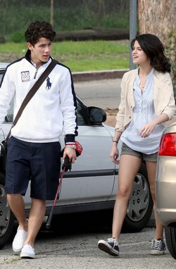 Selena Gomez dan Nick Jonas Pacaran Lagi?