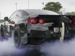 Kecepatan Nissan GT-R Ini Melebihi Kecepatan Lepas Landas Pesawat