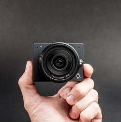 E1, Kamera 4K Mini yang Bisa Gonta-ganti Lensa