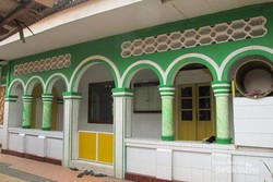 Masjid dengan Menara Pagoda Keren di Tangerang