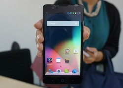 Bisnis 4G & Smartphone Moncer, ZTE Sumringah